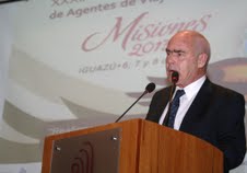 El ministro de Turismo de la Nación, Enrique Meyer, en el marco del discurso de la inauguración del 39° Congreso de Agencias de Viajes en el Centro de Eventos y Convenciones del Iguazú, Misiones.