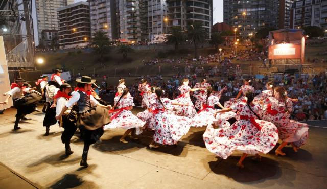 Más de 5.000 turistas disfrutaron la Fiesta Nacional de Vendimia en Mar del Plata
