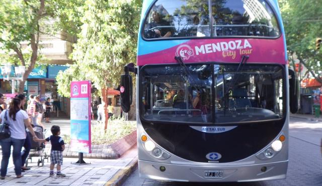 El Bus turístico es el medio más elegido para disfrutar de Mendoza