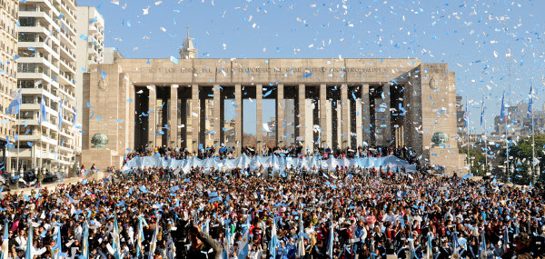Rosario más de 17.000 chicos de todo el país participarán de las Promesas a la Bandera 2014