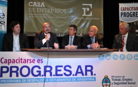 Tomada, Meyer y Urribarri firman convenios para favorecer la inclusión de jóvenes del Progresar en Entre Ríos