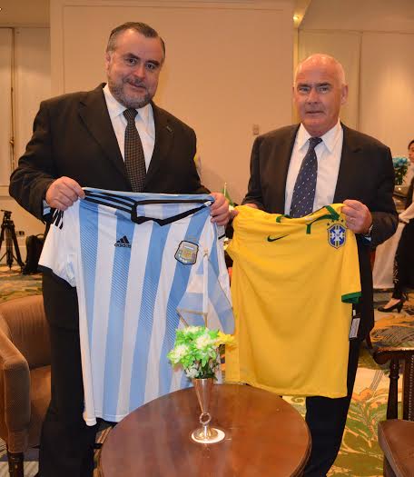El Ministro de Turismo de la Nación, Enrique Meyer; y el secretario de Turismo de Rio de Janeiro, Claudio Magnavita. 