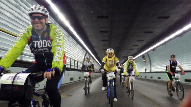 Las bicicletas vuelven a cruzar este domingo el Túnel Subfluvial