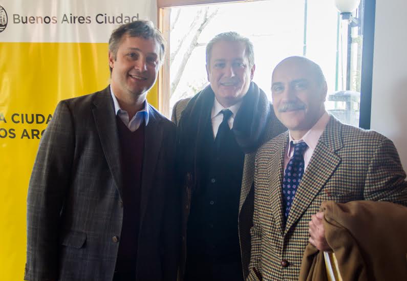 El Presidente del Ente de Turismo de la Ciudad de Buenos Aires, Fernando de Andreis, con empresarios hoteleros.