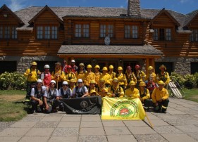 Brigadistas del departamento de Incendios, Comunicaciones y Emergencias del Parque Nacional Lanín.