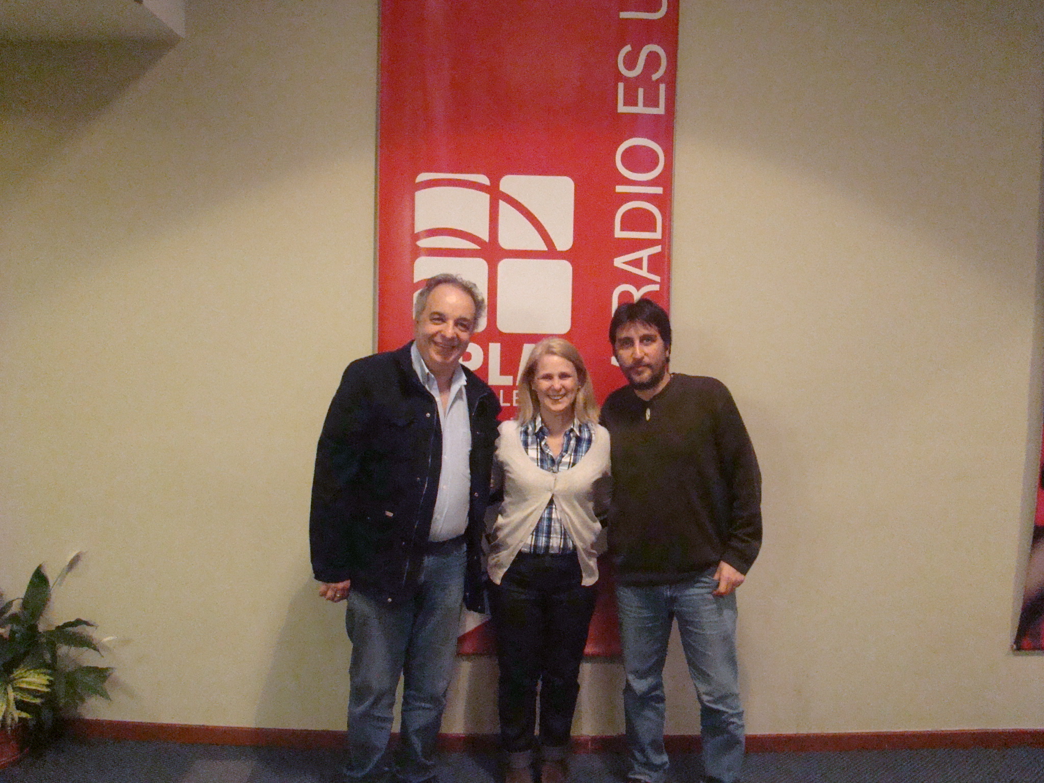 Francisco Simone y Gustavo Antonopolos junto a Karina Micciche Saavedra