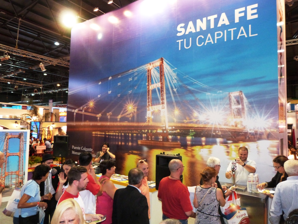 La ciudad de Santa Fe presentó su propuesta turística conjunta con Paraná en la FIT