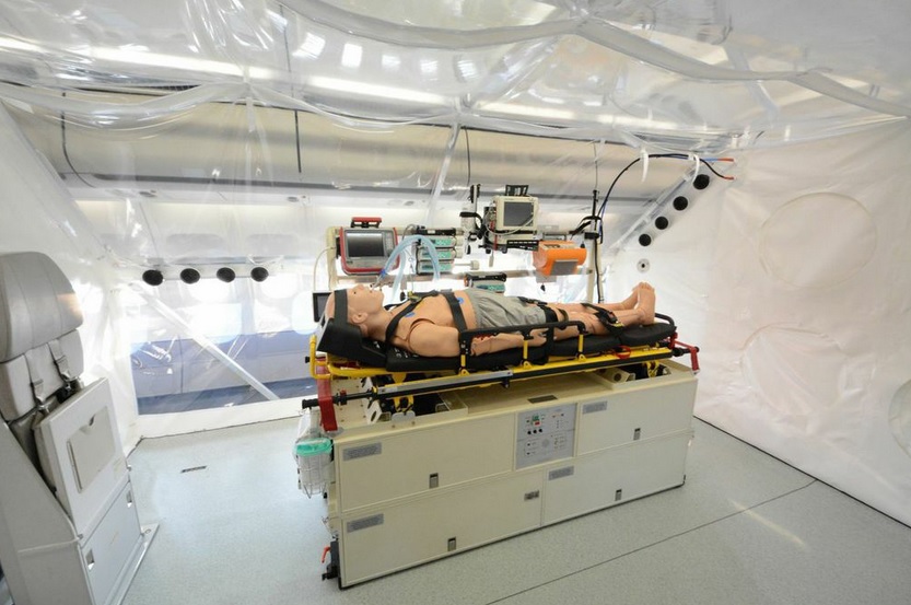 Unidad aislada para transporte y tratamiento de pacientes con ébola en el Airbus A340 300 de Lufthansa