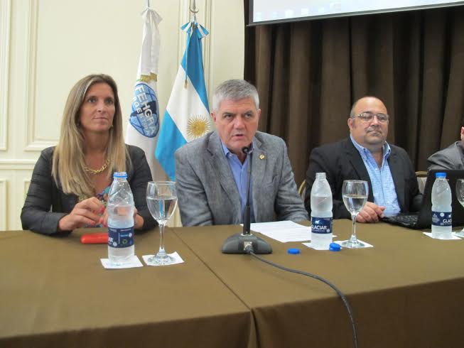María Eugenia Bove,  Secretaria de Turismo, Cultura y Deporte de Gral. Alvarado, junto al presidente de FEHGRA, Roberto Brunello y al Director de Promoción Turística, Carlos Pagliardini.