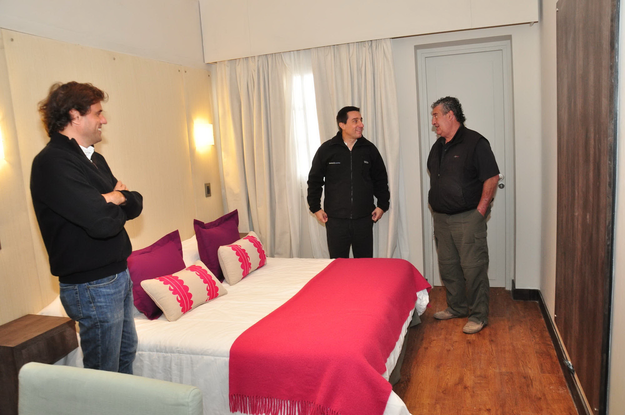 Potrerillos, Mendoza 29 mayo 2015 MINISTERIO DE TURISMO El ministro de Turismo, Javier Espina,visito los avances de las obras del Hotel de Potrerillos y junto a los propietarios anunciaron la apertura del lugar.