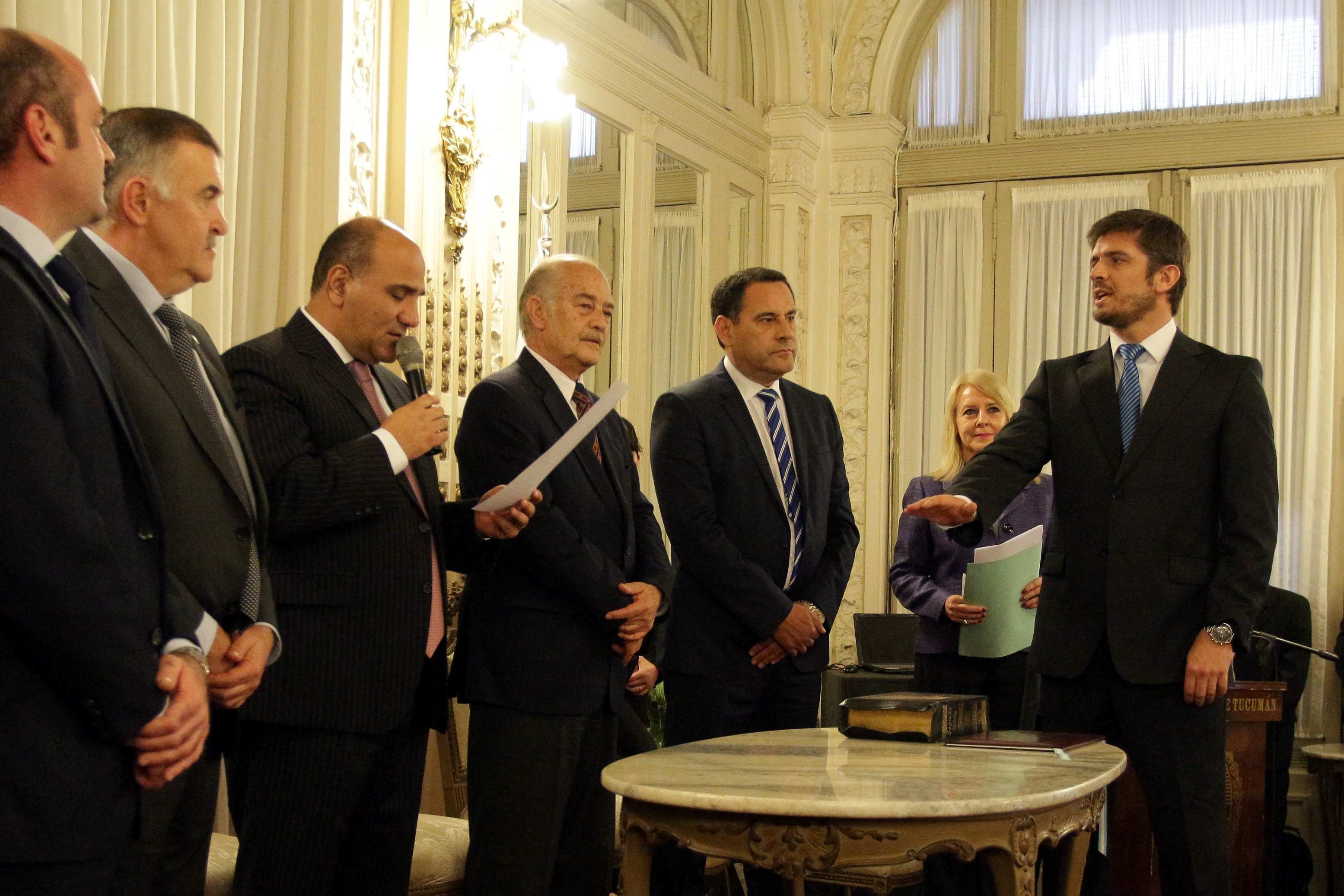 El gobernador Juan Manzur tomó el juramento de rigor a Sebastián Giobellina, presidente del Ente Tucumán Turismo
