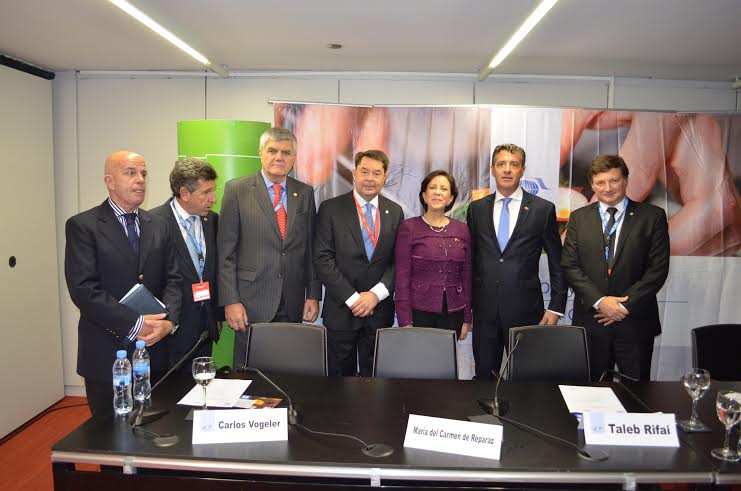 Autoridades de FEHGRA con secretario Ejecutivo de la OMT, Carlos Vogeler