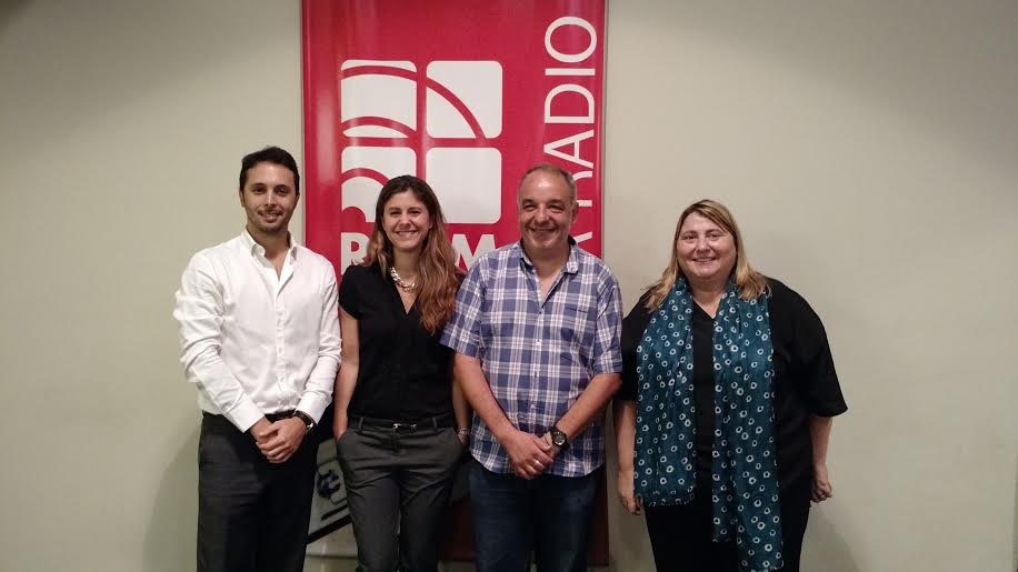 En los estudios de FM Palermo, Francisco Simone junto a Cecilia Bardi, Gabriel Zambelli y Flavia Girolimini