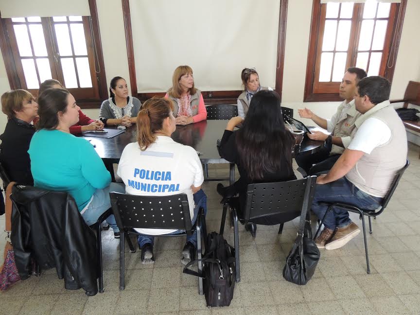 Programa de concientización turística en Colón Cedemos el Paso y Charlas de Concientización Turística en Escuelas