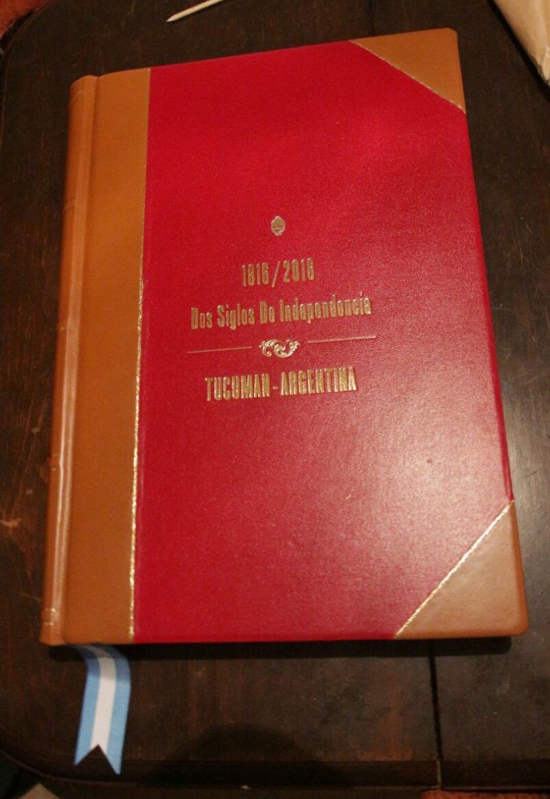 Libro de Firmas del Bicentenario. Foto: Ente Tucumán Turismo