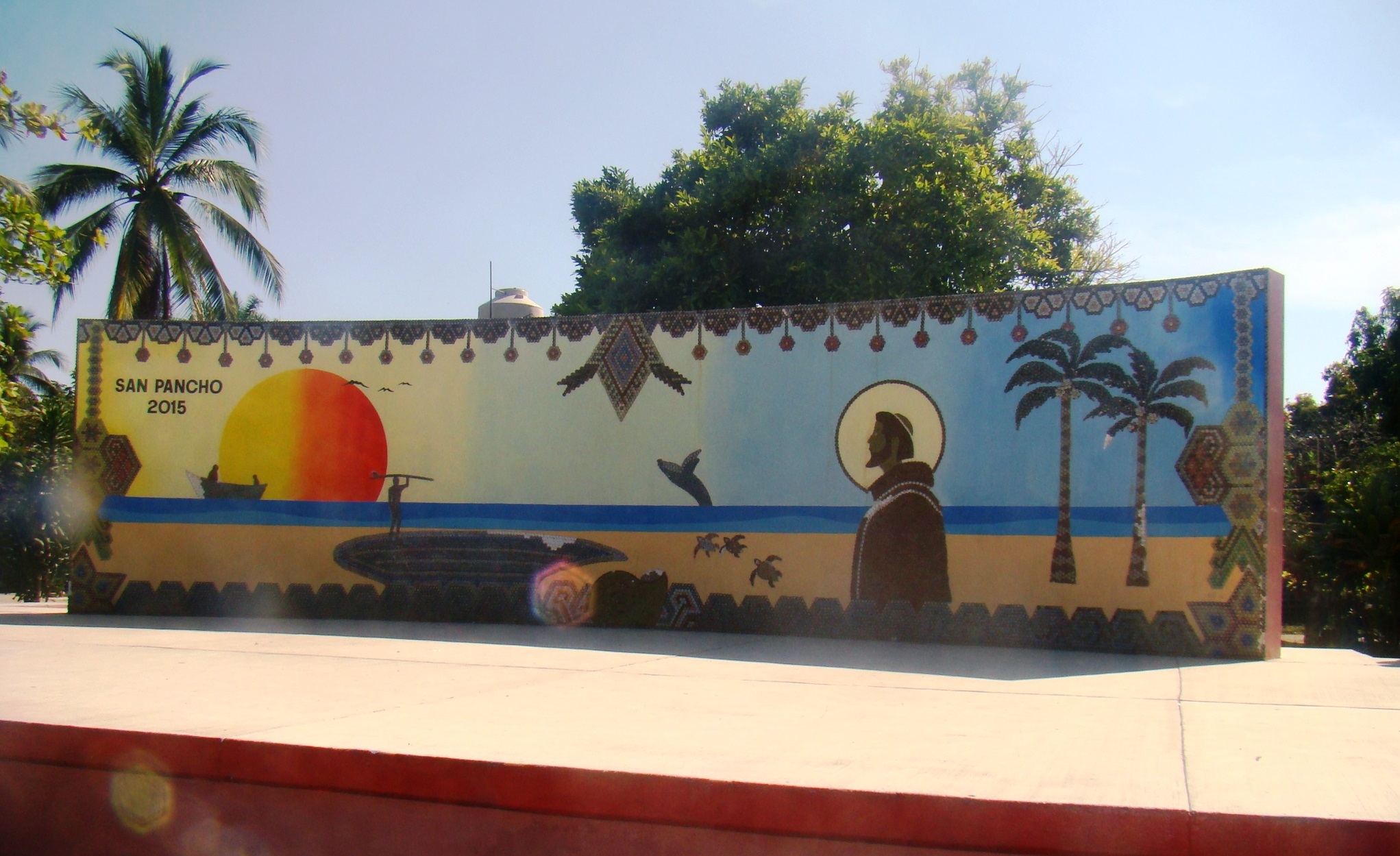 San Pancho - Riviera Nayarit - Murales con tapitas de bebidas en Plaza Principal