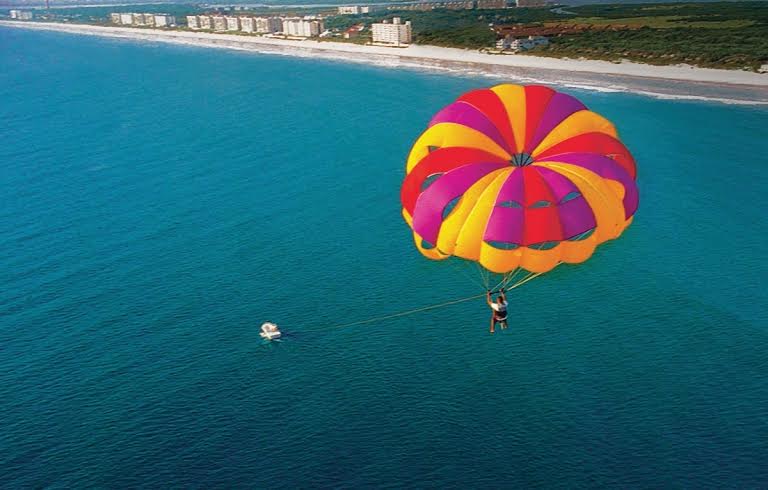 Parasailing in Daytona Beach